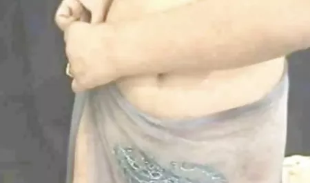 सचिव ने उसकी गांड पर स्कर्ट उठा दी हिंदी सेक्सी मूवी एचडी और बॉस ने उस पल को याद नहीं किया, ताकि उसके लिए टमाटर न लगाए