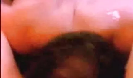 सुनहरे बालों वाली लड़की सेक्सी सेक्सी हिंदी मूवी ने अपने पति को नीचे गिरा दिया और आकर्षक रूप से अपनी आकर्षक जगह पर उसके कारण को छेड़ने लगी