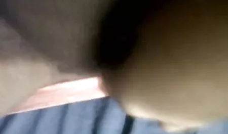 सुजैन अपनी सेक्सी बॉडी दिखाती वीडियो सेक्सी हिंदी मूवी हैं