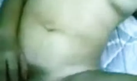Blowjob के लिए एक युवा निप्पल अपार्टमेंट की पेशकश एचडी सेक्सी मूवी हिंदी की