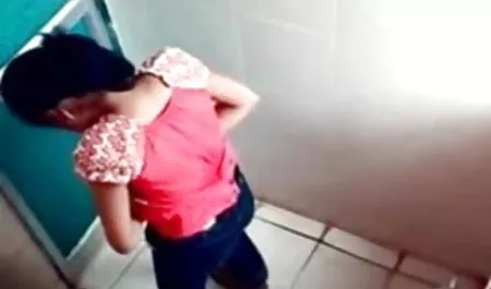 मजे से चूसा और उसके पैर फैलाए सेक्सी वीडियो फुल फिल्म