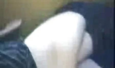 जोसफीन फुल सेक्सी हिंदी मूवी नंगी चूत को सहलाती है