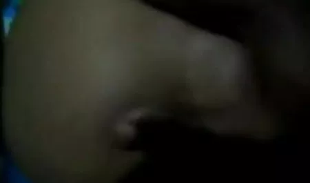 पोर्नस्टार बॉलीवुड सेक्सी हिंदी मूवी एक आदमी को चोदता है