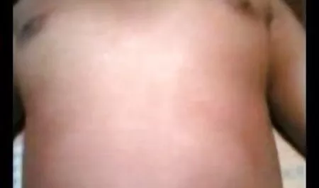 सुंदर हिंदी मूवी का सेक्सी वीडियो लड़की ने नाव में एक blowjob किया
