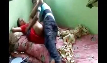 दोस्त सेक्स सेक्सी हिंदी मूवी पूल में एक सुंदरता के साथ तैरता है, और फिर शॉवर में नेतृत्व किया और उसे कठिन गड़बड़ कर दिया