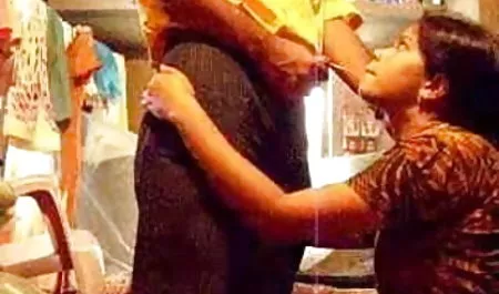 उसकी प्रेमिका को बांध दिया हिंदी सेक्सी मूवी वीडियो में और गड़बड़ कर दिया