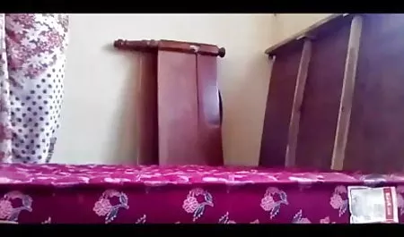 चमड़े के सोफे पर उँगलियों में सेक्सी मूवी फुल एचडी सेक्सी मूवी काले अधोवस्त्र में सौंदर्य