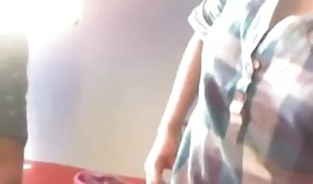जब सेक्सी मूवी वीडियो हिंदी में वे उस पर सह करते हैं तो अलीना को प्यार होता है