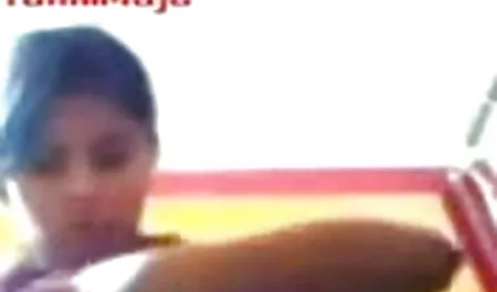 लड़की ने अपने स्तन पर तेल डाला, मूवी एचडी सेक्सी एक डिल्डो में डाला और खुद चुदाई की
