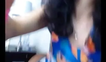 दोस्त प्यार मूवी सेक्सी हिंदी में वीडियो करता है जब एक कुतिया पैरों के साथ अपने मुर्गा छूत