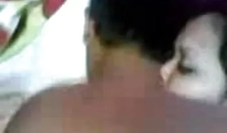 लड़की क्रीम के साथ अपने बड़े सेक्सी मूवी सेक्सी पिक्चर स्तन धब्बा करती है और फिर वाशक्लोथ के साथ कामुक रूप से बंद हो जाती है