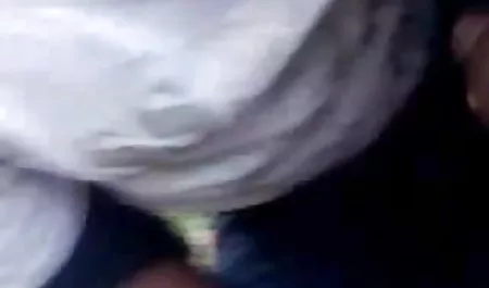 पेंटी वाली हिंदी सेक्सी फुल मूवी वीडियो कुतिया ने उसकी पैंटी में हाथ डाला और चूत में ऊँगली की