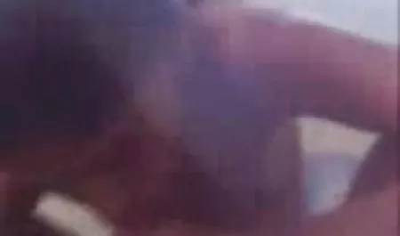 गोरा, अपनी जीभ और होंठों का उपयोग करते हुए, पेशेवर रूप से एक blowjob बनाता था और सदस्य को सेक्सी हिंदी मूवी वीडियो में हालत में लाता था, विभिन्न पोज़ में उस पर कूदने की व्यवस्था करने लगा। वह आदमी संतुष्ट था