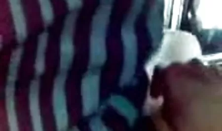 दो लड़कियां बकवास के साथ न्यू हिंदी सेक्सी मूवी डिल्डो पूल के पास