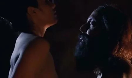 एक सुतली पर बैठे एक सेक्सी हिंदी मूवी एचडी श्यामला के साथ कामसूत्र