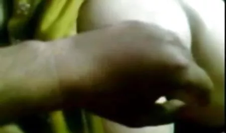 सेक्सी पंप फिटनेस ट्रेनर एक युवा श्यामला fucks सेक्सी मूवी हिंदी माई
