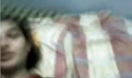 यार हिंदी मूवी सेक्सी मूवी 30 सेमी डिल्डो के एक बिंदु में खुद को चोदना